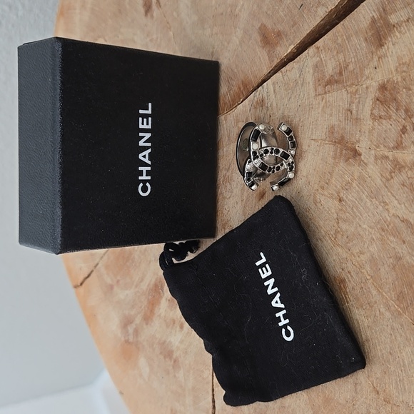 Chanel Geometric Ring | Double CC | Statement Designer Jewelry, Authentic, 52 - Picture 13 of 13